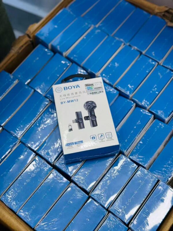 boya by mw12 single mic with wind muff cover. (typec + iphone)